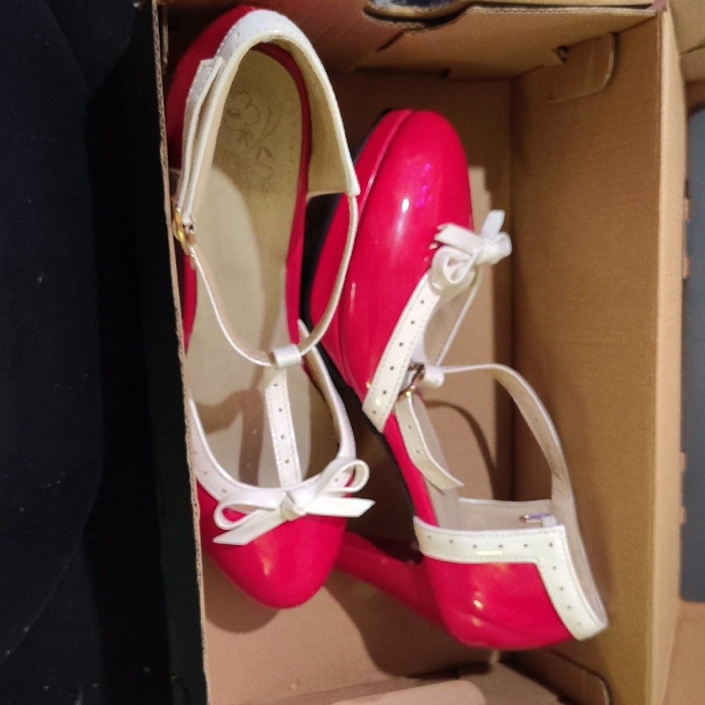 Red and White Peep-Toe Heels with Ankle Strap and High Heel